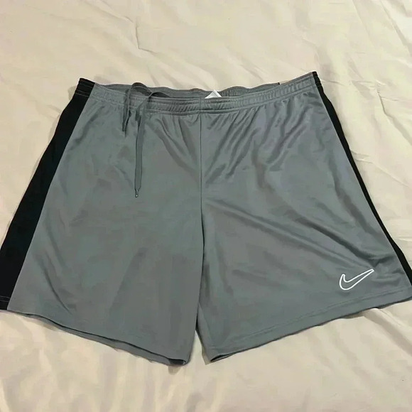 NWT Men’s Nike slim fit soccer shorts size XXL - Picture 2 of 6